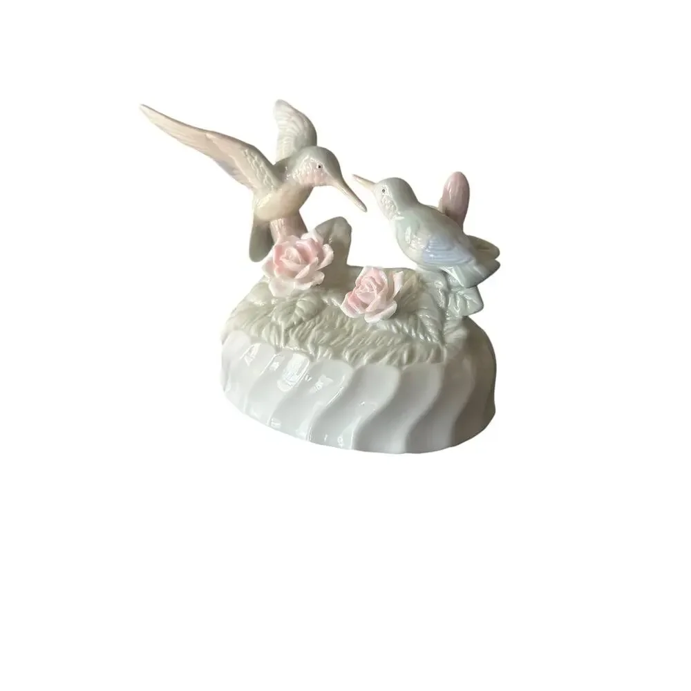Vintage OCI Omnibus Hummingbird Porcelain Music Box Pink Roses Taiwan